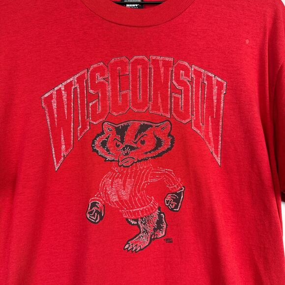 Vintage Single Stitch Wisconsin Badgers Red TShirt Screen Stars Best - XL - Picture 2 of 9